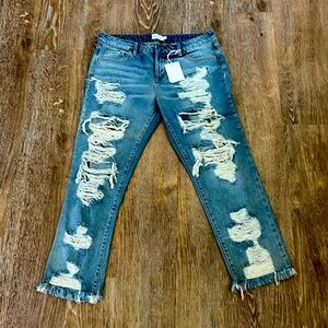 NWT Cello distressed jeans